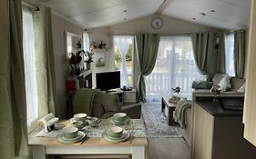 Hares Haven Pet Friendly Sleeps 6